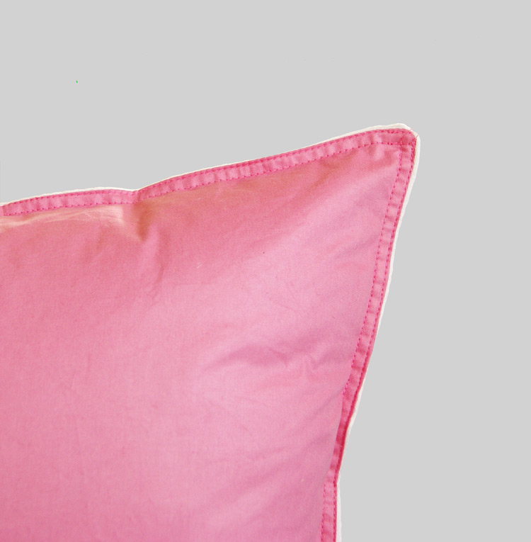 poduszka z półpuchu w kolorze różowym