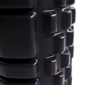 Czarny roller do masażu 33 cm z wypustkami – wałek fitness EVA