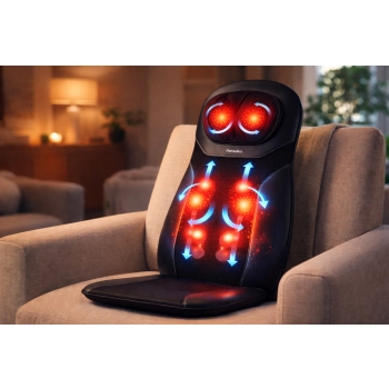 Mata shiatsu HoMedics SBM-75H na fotelu – wygodny domowy masaż pleców i szyi.
